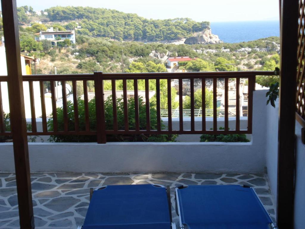 Ethra Hotell Patitírion Exteriör bild