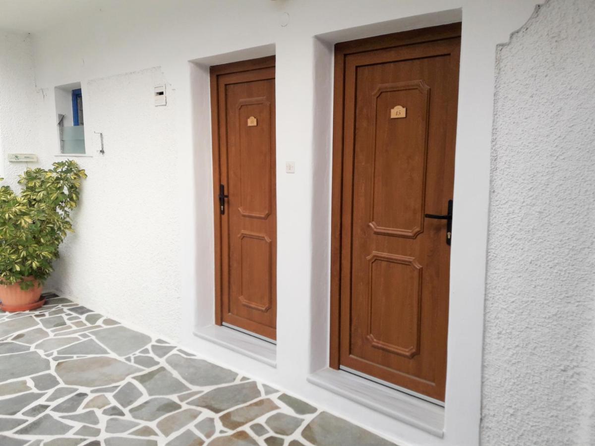 Ethra Hotell Patitírion Exteriör bild